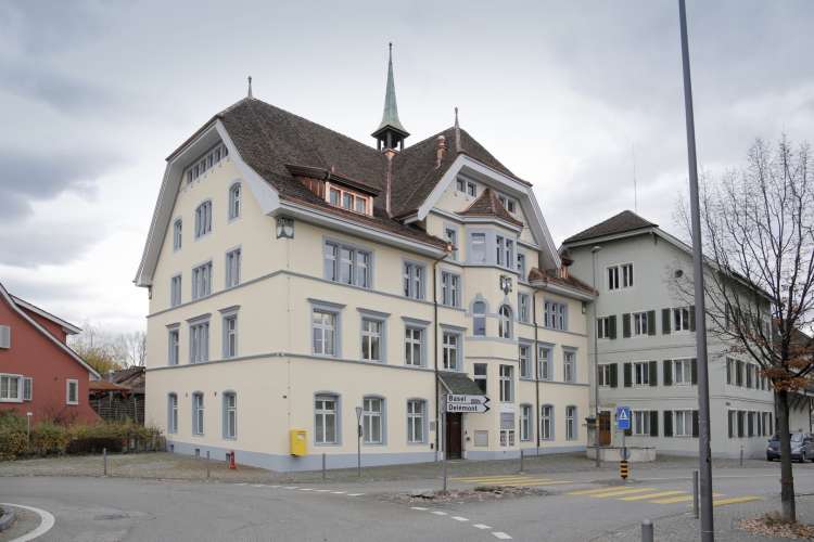 Amthaus Dornach.JPG